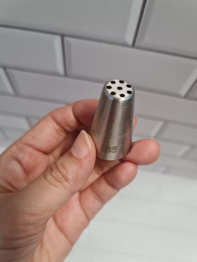 Grass hair fur piping tip mont blanc decorating nozzle multi opening tip 233, 234, 235