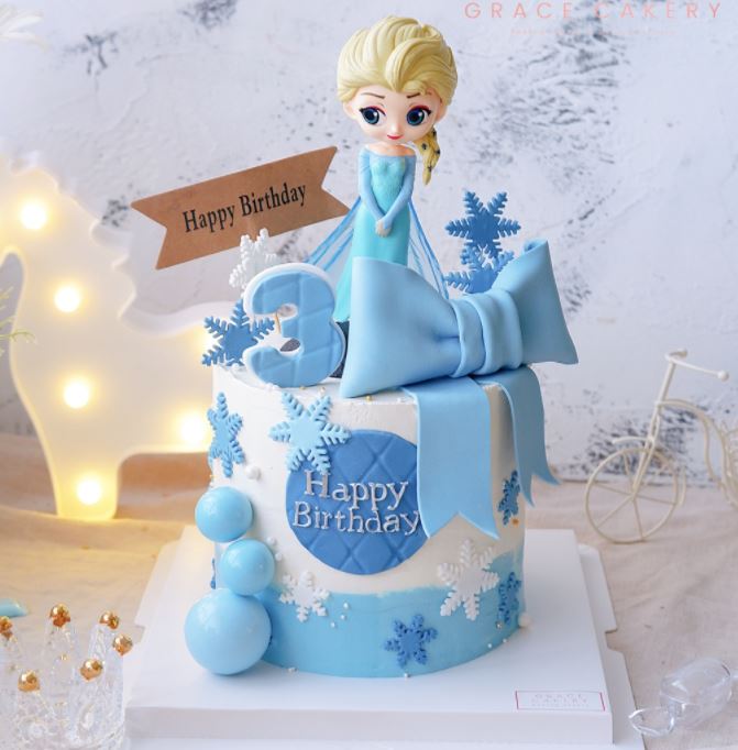 Elsa frozen toy figurine cake topper reusable & washable toy model