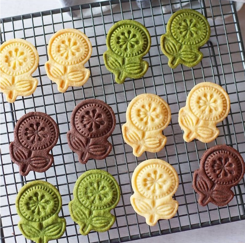 Flower & blooms cookie cutter floral biscuit mould