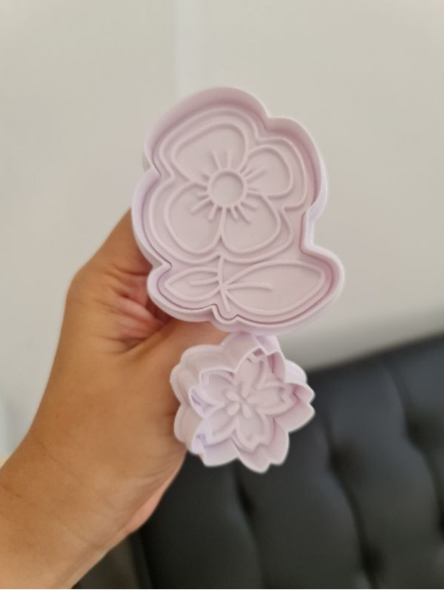 Flower & blooms cookie cutter floral biscuit mould