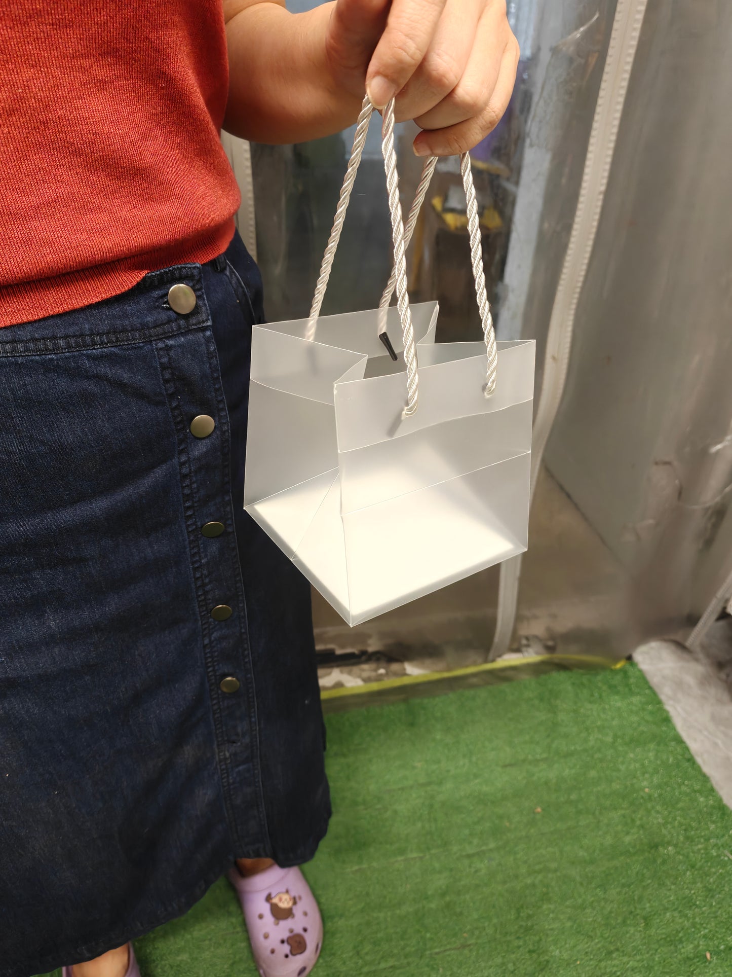 Square paper bag Cake box carrier bag transparent plastic bag gift bag large bottom carrying bag