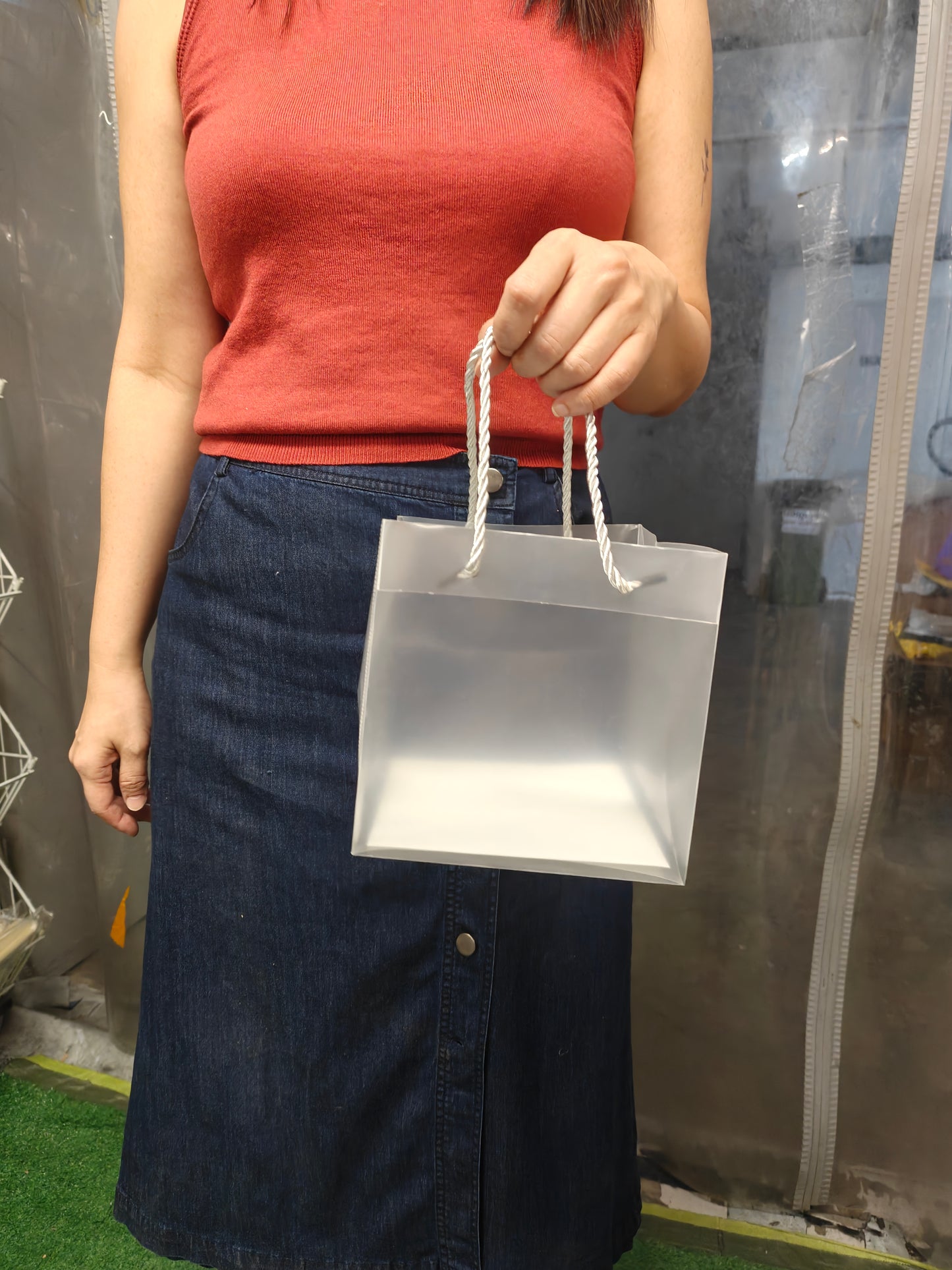 Square paper bag Cake box carrier bag transparent plastic bag gift bag large bottom carrying bag