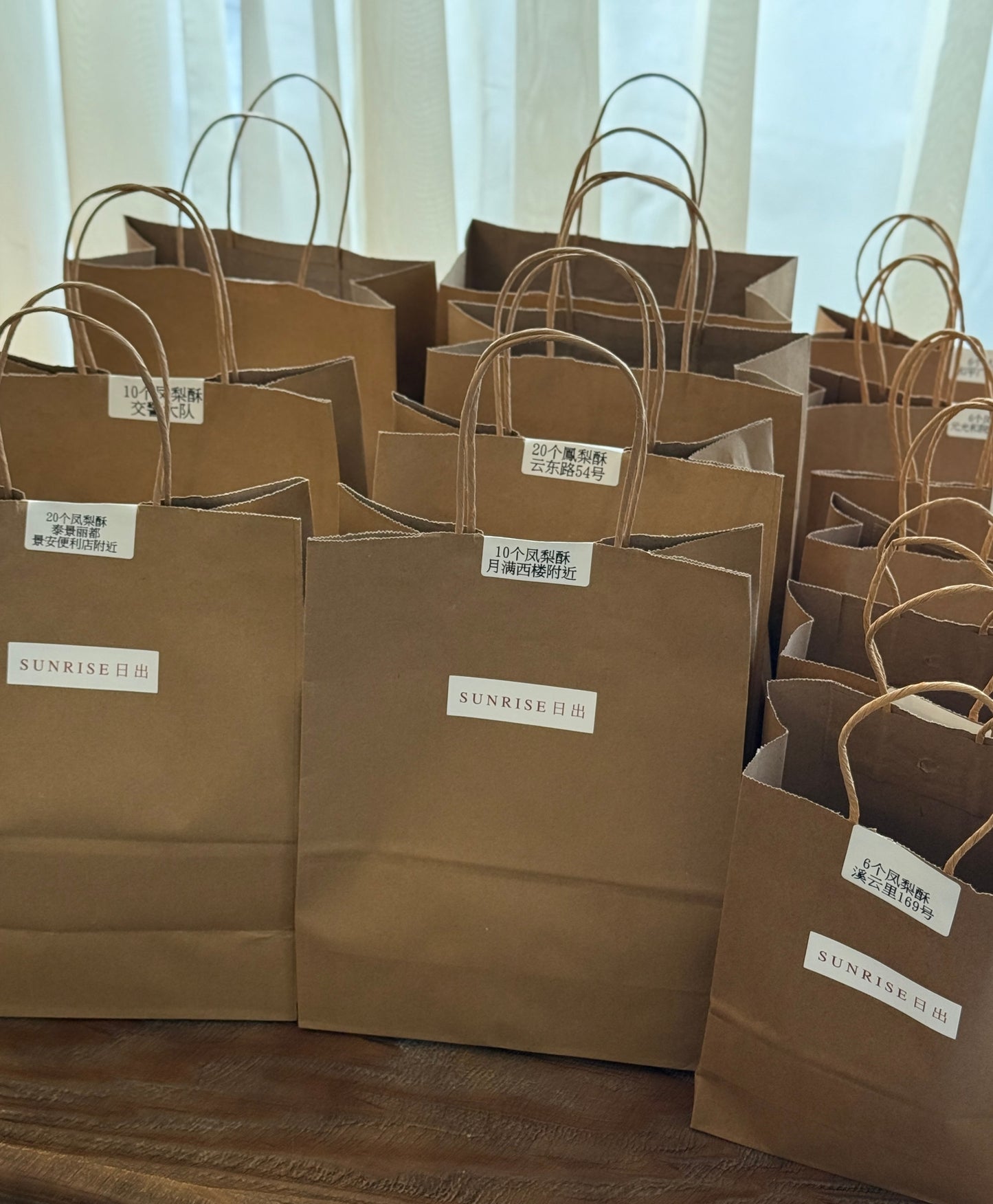 Kraft paper bag wine bag takeaway plastic bag brown colour carrier