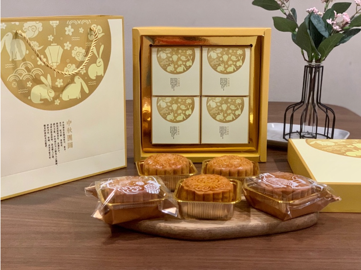 100g / 125g Large Gold mooncake packaging box with rabbit design