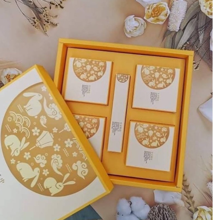 100g / 125g Large Gold mooncake packaging box with rabbit design