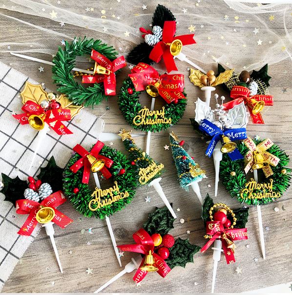 5pcs xmas toppers Christmas topper cake tree wreath cake toppers holly leaf cupcake topper